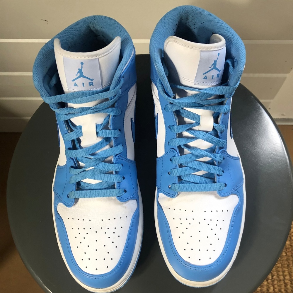 Air Jordan 1 UNC - Picture 2 of 7
